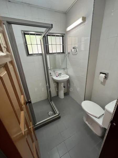 Rumah Banglo untuk Dijual di Taman Desa (Kuala Lumpur) - Fadzli Realtor - Bathroom - PropertyGuru.com.my