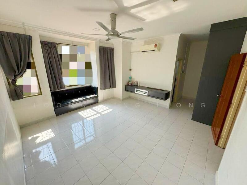 2-storey Terraced House for Sale in Taman Seri Orkid (Skudai) - Loong Hing Liong - Living Room - PropertyGuru.com.my