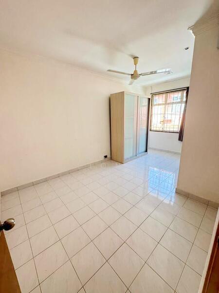 2-storey Terraced House for Sale in Taman Seri Orkid (Skudai) - Loong Hing Liong - Bedroom - PropertyGuru.com.my