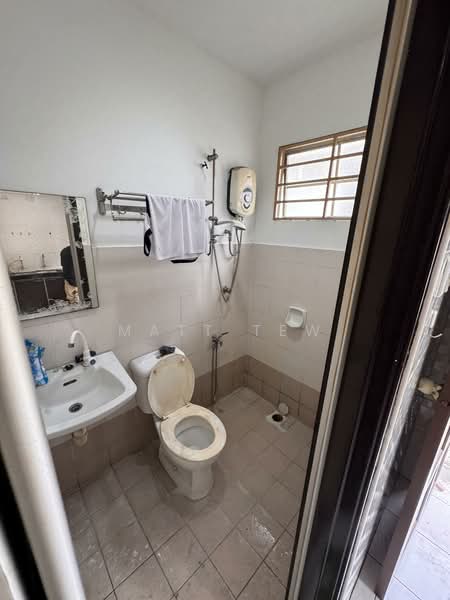 2-storey Terraced House for Sale in Bandar Bukit Tinggi 2 (Klang) - Matt Tew - Bathroom - PropertyGuru.com.my