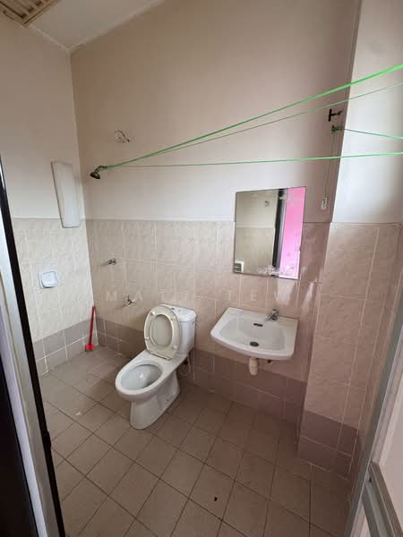 2-storey Terraced House for Sale in Bandar Bukit Tinggi 2 (Klang) - Matt Tew - Bathroom - PropertyGuru.com.my