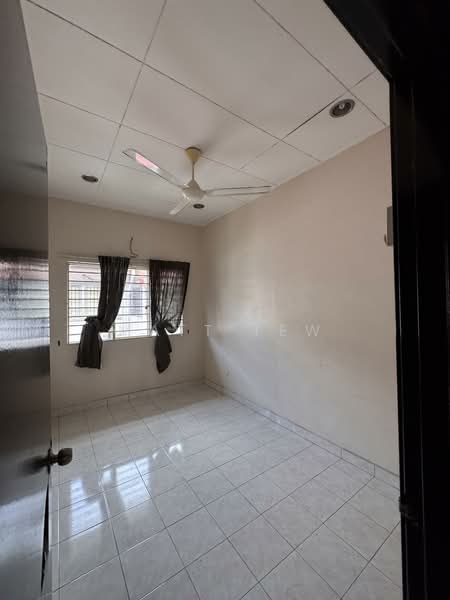 2-storey Terraced House for Sale in Bandar Bukit Tinggi 2 (Klang) - Matt Tew - Interior - PropertyGuru.com.my