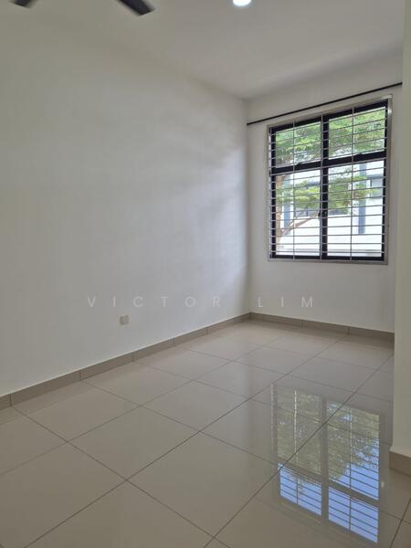 2-storey Terraced House for Sale in Bandar Cemerlang (Ulu Tiram) - Victor Lim - PropertyGuru.com.my