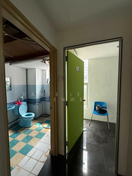 Pejabat untuk Disewa di Petaling Jaya (Selangor) - Dante Leong Zhenwen - Bathroom - PropertyGuru.com.my