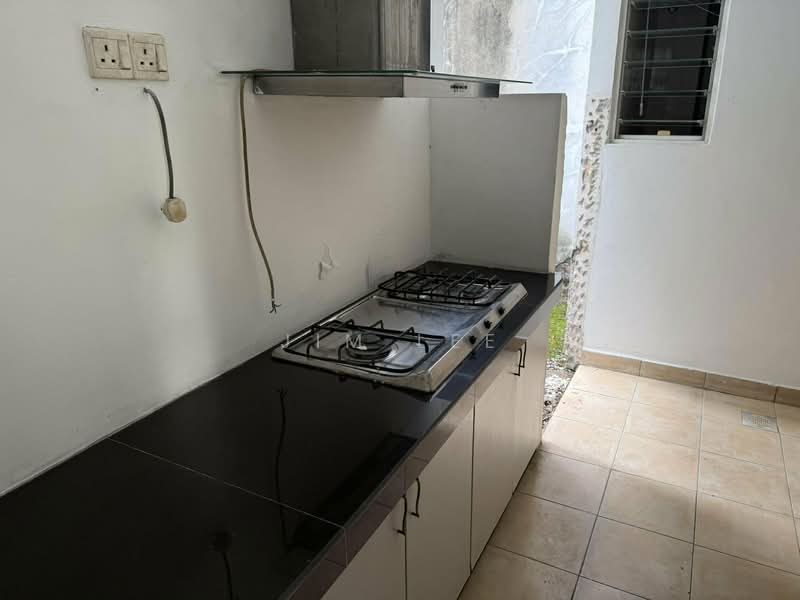 Semi-Detached House for Sale in Jalan Klang Lama (Old Klang Road) (Kuala Lumpur) - Jim Lee - Kitchen - PropertyGuru.com.my