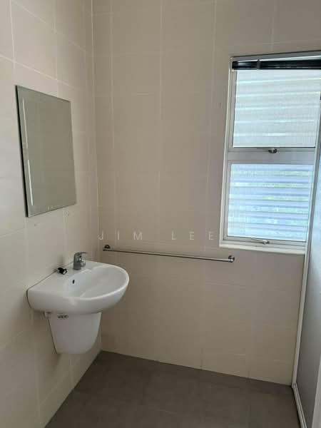 Semi-Detached House for Sale in Jalan Klang Lama (Old Klang Road) (Kuala Lumpur) - Jim Lee - Bathroom - PropertyGuru.com.my