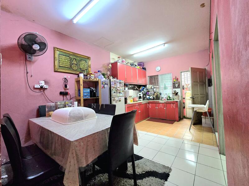 1-storey Terraced House for Sale in Kampung Rantau Panjang (Kapar) - Amni Manan - Kitchen - PropertyGuru.com.my