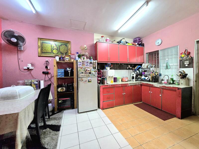 1-storey Terraced House for Sale in Kampung Rantau Panjang (Kapar) - Amni Manan - Kitchen - PropertyGuru.com.my