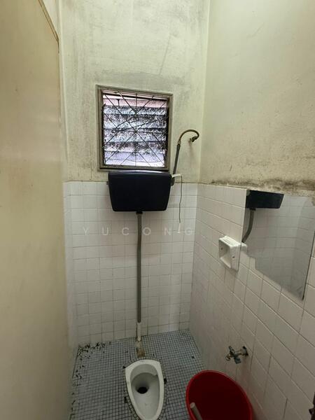 2-storey Terraced House for Sale in Taman Johor Jaya (Johor Bahru) - Yucong . - Bathroom - PropertyGuru.com.my