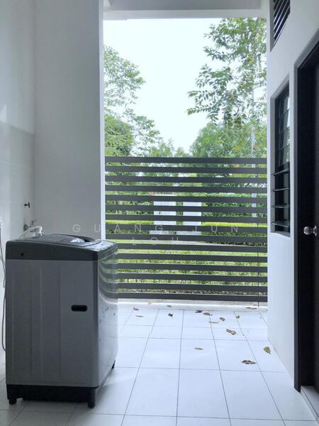 Avira Medini Iskandar - 3