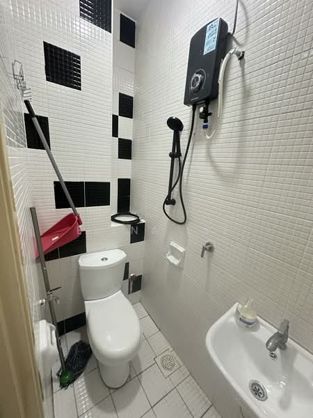 The Sky Executive Suites untuk Untuk Disewa - RM 2,500 /bulan, Apr 2026 - Bathroom - PropertyGuru.com.my
