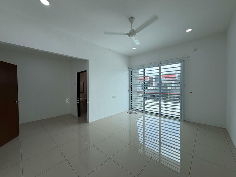 2-storey Terraced House for Sale in Taman Melor (Teluk Intan) - Kelvin Foo - Living Room - PropertyGuru.com.my