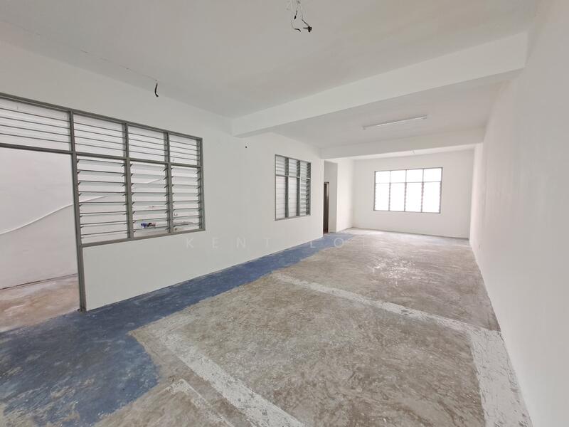 Shop / Office for Sale in Taman Puteri Wangsa (Ulu Tiram) - Kent Loi - PropertyGuru.com.my