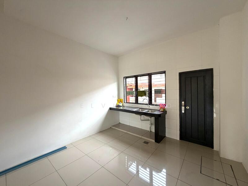 2-storey Terraced House for Sale in Taman Darul Ridzuan (Teluk Intan) - Kelvin Foo - Kitchen - PropertyGuru.com.my