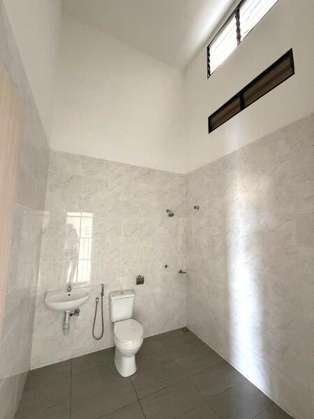 2-storey Terraced House for Sale in Taman Darul Ridzuan (Teluk Intan) - Kelvin Foo - Bathroom - PropertyGuru.com.my