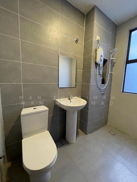 Townhouse for Sale in Shah Alam (Selangor) - Wan Zurainah Wan Mohamad - Bathroom - PropertyGuru.com.my