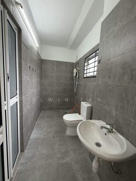 2-storey Terraced House for Rent in Dengkil (Selangor) - Alwin Tan - Medium Bathroom - PropertyGuru.com.my
