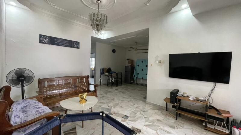 Taman Desa Jaya Johor Bahru untuk Untuk Dijual - RM 588,000, Mac 2026 - Living Room - PropertyGuru.com.my