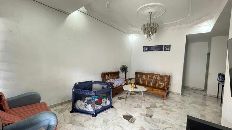 Taman Desa Jaya Johor Bahru untuk Untuk Dijual - RM 588,000, Mac 2026 - Living Room - PropertyGuru.com.my