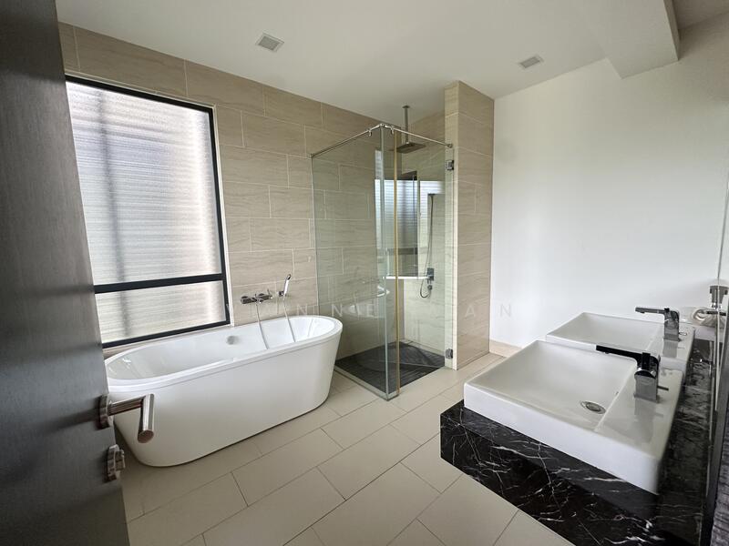 Semi-Detached House for Rent in Leisure Farm (Gelang Patah) - Evanne Wan - Bathroom - PropertyGuru.com.my
