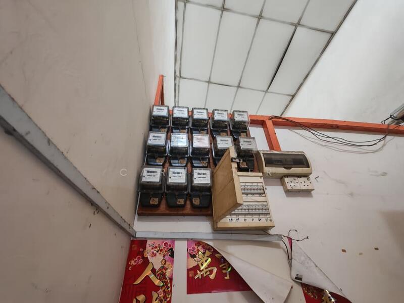 For Sale - Taman Seri Orkid ( ROI 11.2% / Facing Main Road ) 3 Storey Shop ( 2nd Floor )