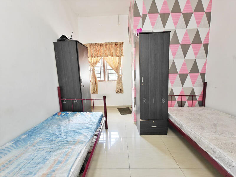 2-storey Terraced House for Sale in Kota Puteri Seksyen 5 (Batu Arang) - Zaidi Idris - Bedroom - PropertyGuru.com.my