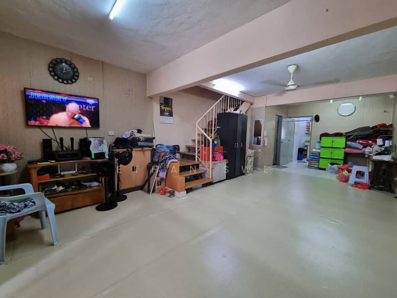 Rumah Teres untuk Dijual di Taman Mayang (Petaling Jaya) - Ethan Swe - Living Room - PropertyGuru.com.my
