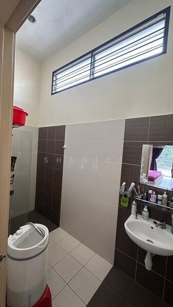 1.5-storey Terraced House for Sale in Iskandar Puteri (Nusajaya) (Johor) - Shanice Tan - Bathroom - PropertyGuru.com.my