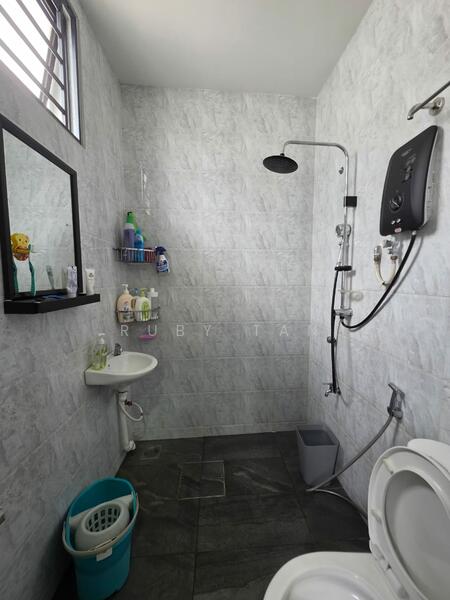2-storey Terraced House for Sale at Taman Sri Pulai Perdana - Ruby Tan - Bathroom - PropertyGuru.com.my