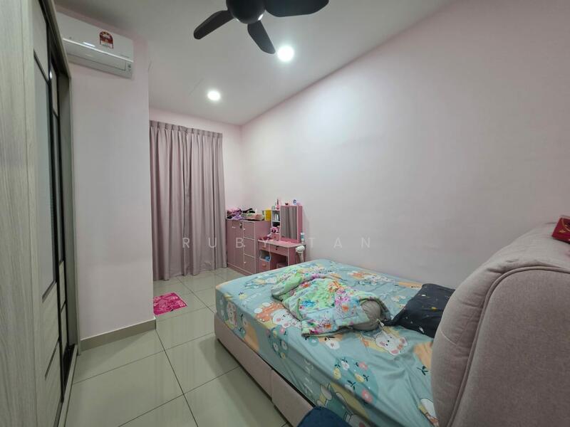 2-storey Terraced House for Sale at Taman Sri Pulai Perdana - Ruby Tan - Bedroom - PropertyGuru.com.my