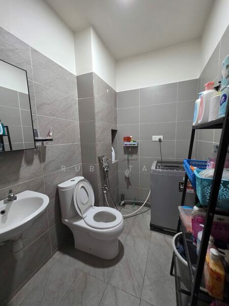 2-storey Terraced House for Sale at Taman Sri Pulai Perdana - Ruby Tan - Bathroom - PropertyGuru.com.my
