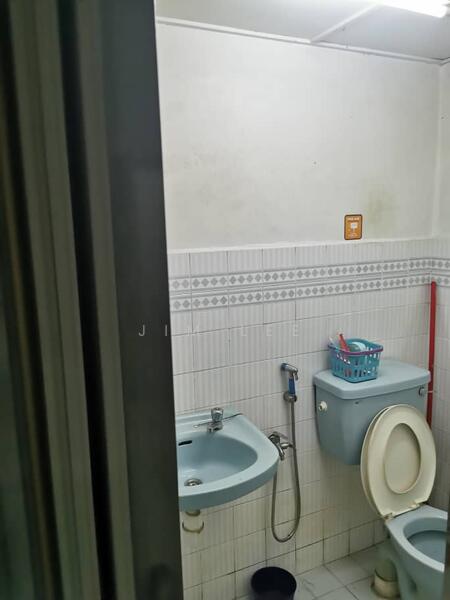 Kedai / Pejabat untuk Dijual di Diamond Square (Setapak) - Jim Lee - Bathroom - PropertyGuru.com.my