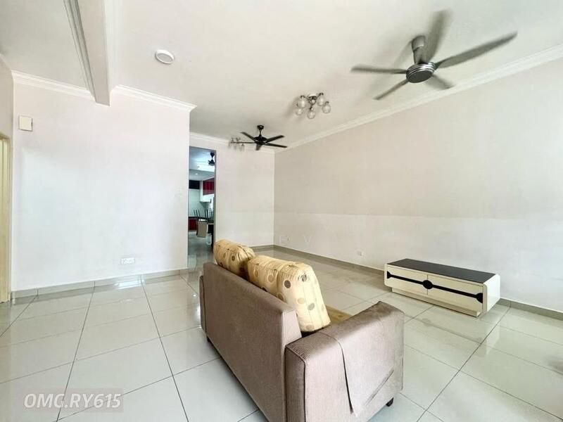 2-storey Terraced House for Sale in Kota Bayuemas (Klang) - AJ Devan - Living Room - PropertyGuru.com.my