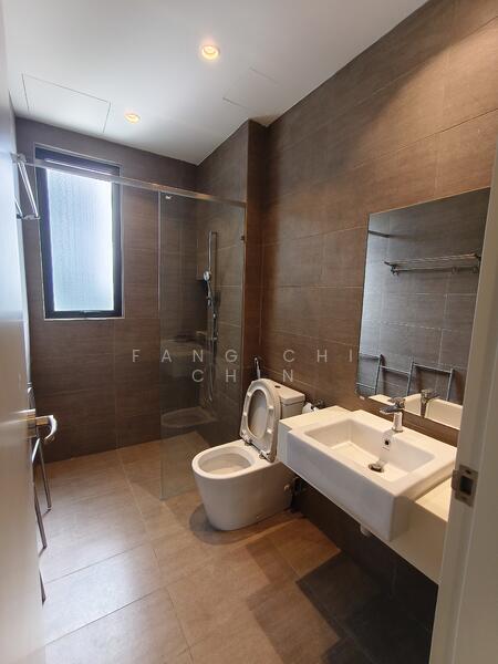 Masterbedroom Bathroom