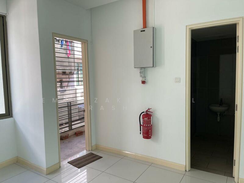 Retail Office for Rent in Glenmarie (Selangor) - Emir Zaki Abdul Rashid - Interior - PropertyGuru.com.my