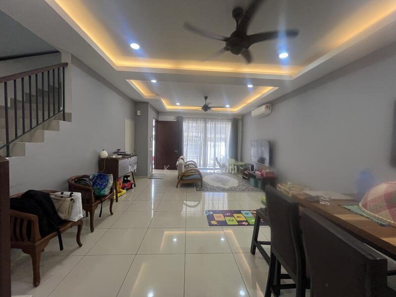 2-storey Terraced House for Rent in Bandar Rimbayu (Telok Panglima Garang) - Miki You - Living Room - PropertyGuru.com.my