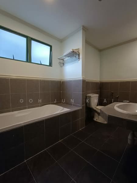 Service Residence for Rent at Gold Coast Malacca International Resort - Goh Jun Khai - Bathroom - PropertyGuru.com.my