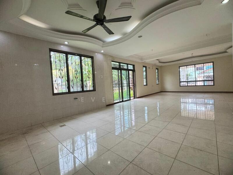 Link Bungalow for Sale in Austin (Johor Bahru) - Eve Hui - Living Room - PropertyGuru.com.my