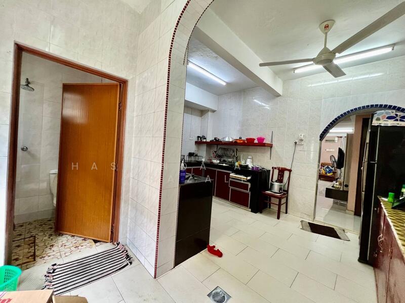 Low Cost Taman Villa Heights 2 untuk Untuk Dijual - RM 400,000, Feb 2026 - Kitchen - PropertyGuru.com.my