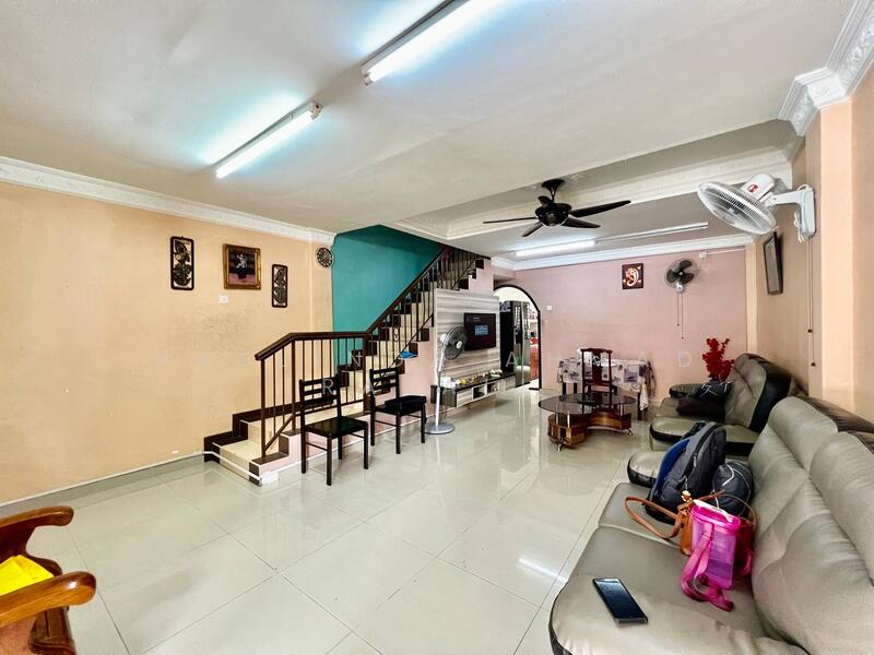 Low Cost Taman Villa Heights 2 untuk Untuk Dijual - RM 400,000, Feb 2026 - Living Room - PropertyGuru.com.my
