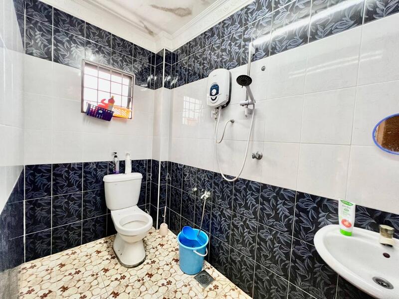 Low Cost Taman Villa Heights 2 untuk Untuk Dijual - RM 400,000, Feb 2026 - Bathroom - PropertyGuru.com.my