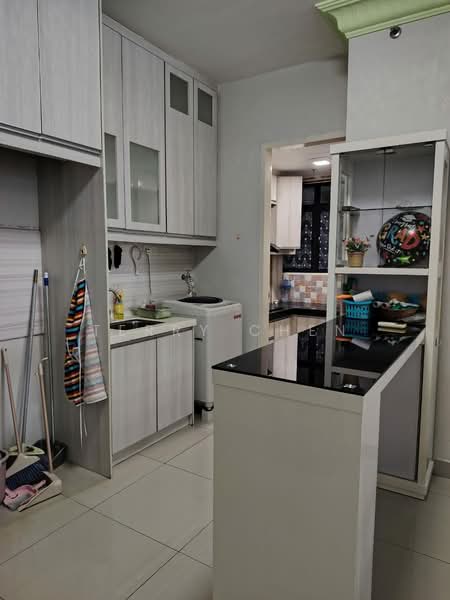 Servis Apartment untuk Dijual di Univ 360 Place - Terry Chen - Kitchen - PropertyGuru.com.my