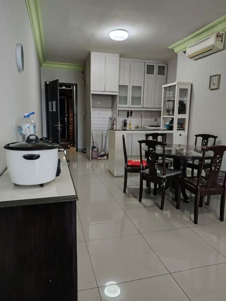 Servis Apartment untuk Dijual di Univ 360 Place - Terry Chen - Kitchen - PropertyGuru.com.my