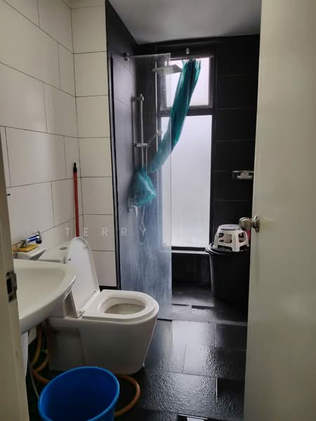 Servis Apartment untuk Dijual di Univ 360 Place - Terry Chen - Bathroom - PropertyGuru.com.my