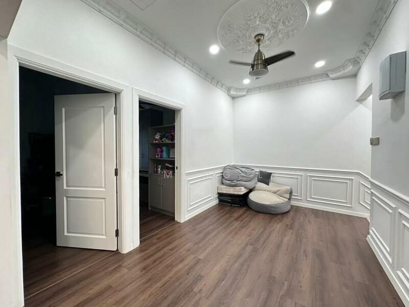 For Sale - Bandar Menjalara