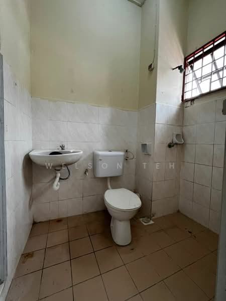 Taman Idaman Terrace House Lorong Idaman Simpang Ampat untuk Untuk Dijual - RM 405,000, Apr 2026 - Bathroom - PropertyGuru.com.my