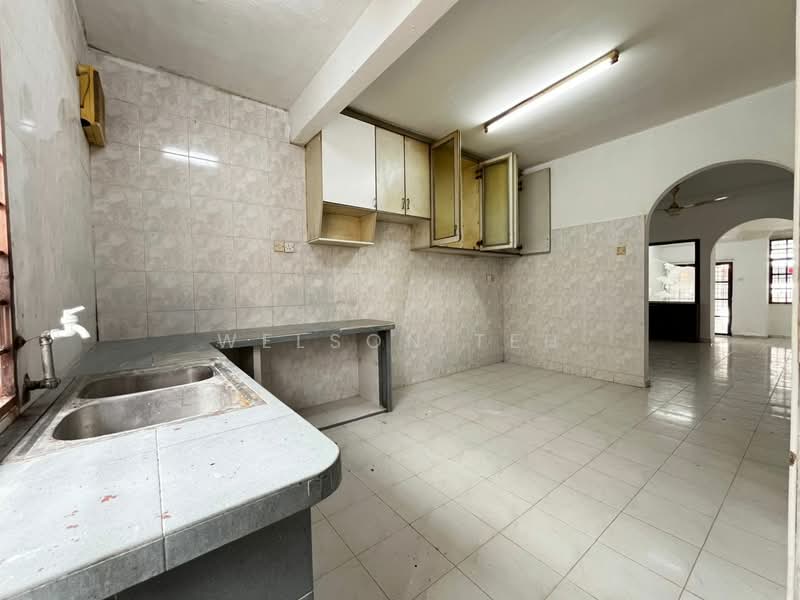 Taman Idaman Terrace House Lorong Idaman Simpang Ampat untuk Untuk Dijual - RM 405,000, Apr 2026 - Kitchen - PropertyGuru.com.my