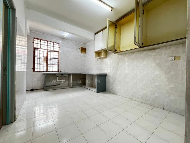 Taman Idaman Terrace House Lorong Idaman Simpang Ampat untuk Untuk Dijual - RM 405,000, Apr 2026 - Kitchen - PropertyGuru.com.my