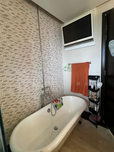 Kondominium untuk Dijual di Quayside Seafront Resort Condominiums - Michelle Mah - Bathroom - PropertyGuru.com.my