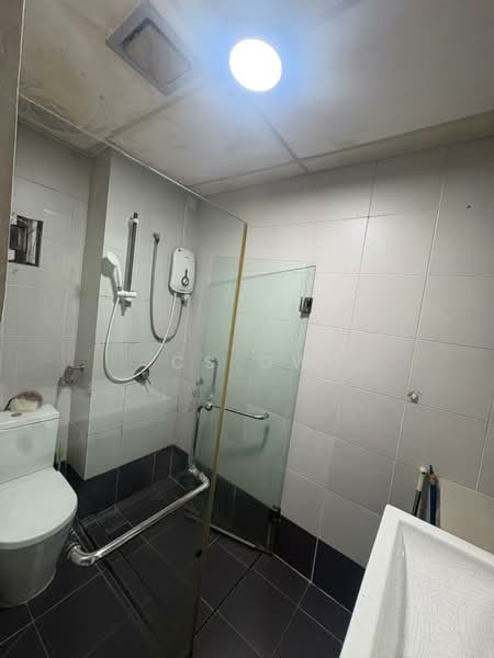 Centrestage Designer Suite untuk Untuk Disewa - RM 1,399 /bulan, Feb 2026 - Bathroom - PropertyGuru.com.my